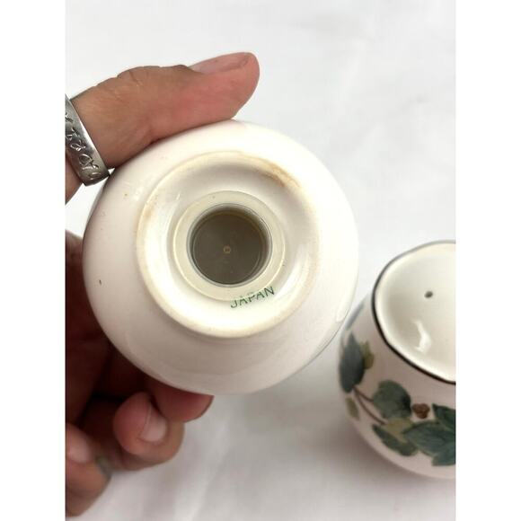 VTG Green Ivy Plant Salt and Pepper Ceramic Shakers Japan Set - Picture 13 of 16